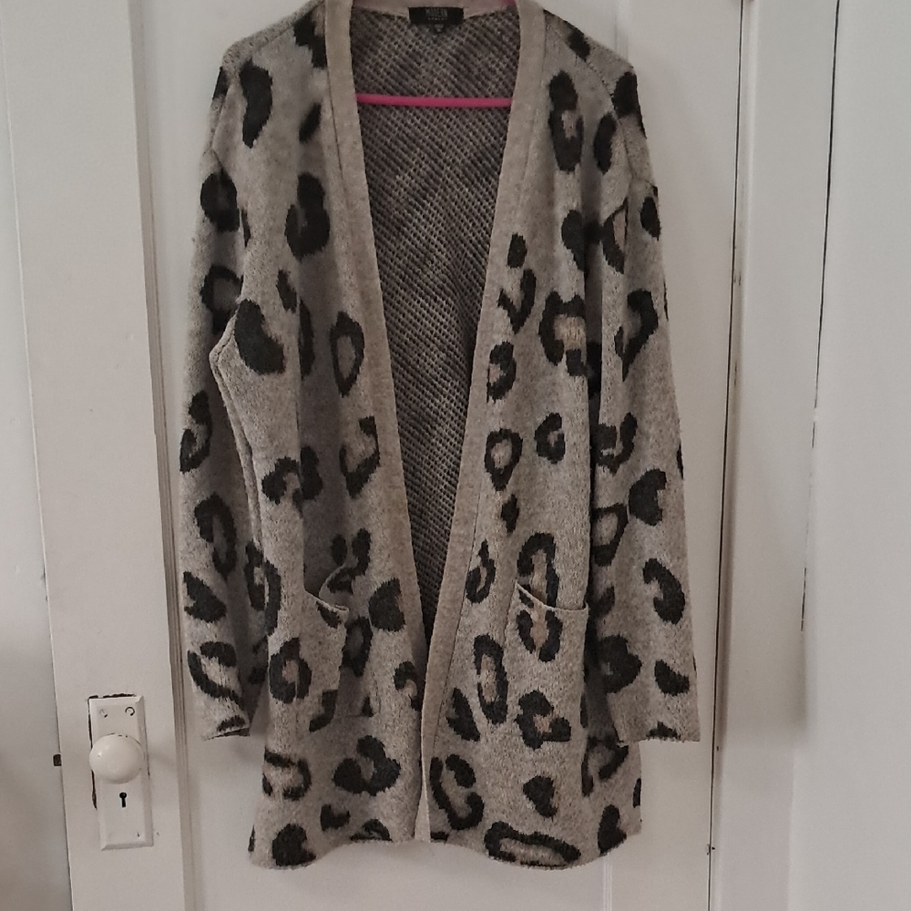 Chic Leopard Print Cardigan